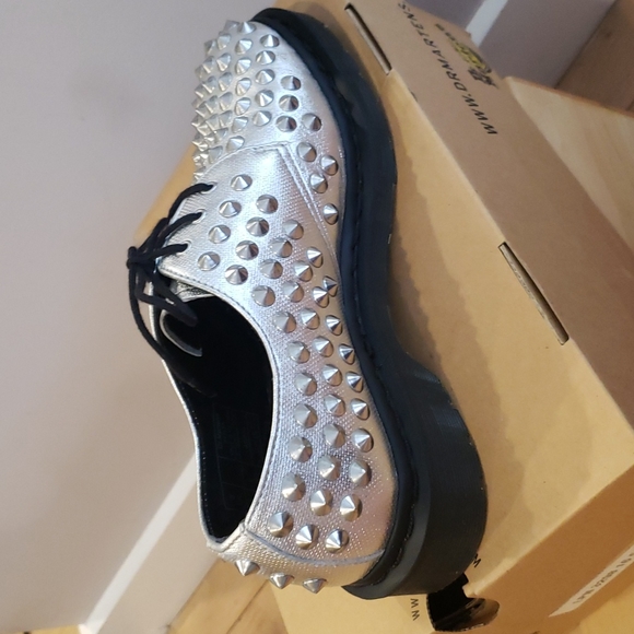 Like new rare w/box Harlen studded silver spikes Dr Martens sz 8 - Picture 3 of 9